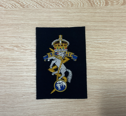 REME Blazer Badge Gold Wired - KING