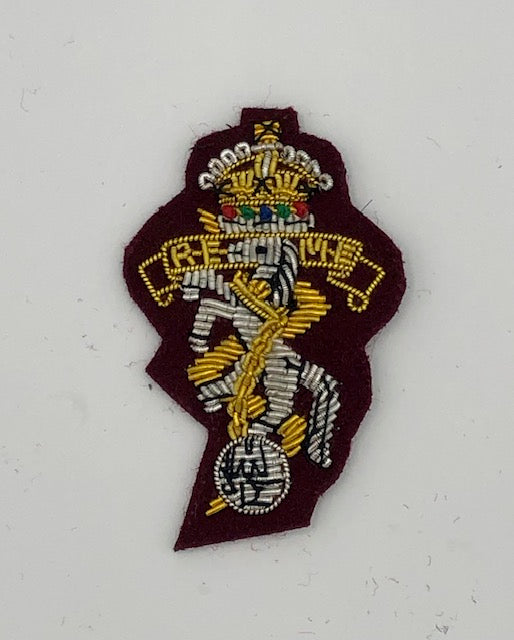 REME Officer Cap Badge - Maroon
